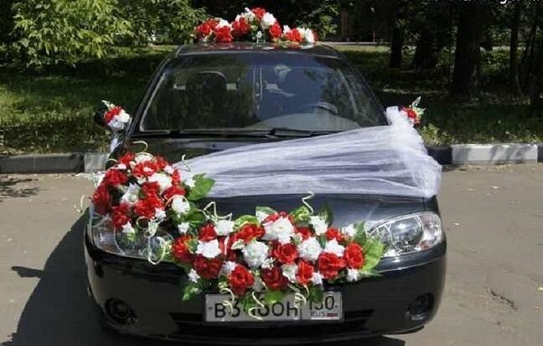 مناسب ترین نوع گل آرایی ماشین عروس